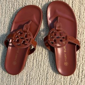 Tory Burch Miller Cloud Calf LeatherSize 9. 1/2-10. Like new.